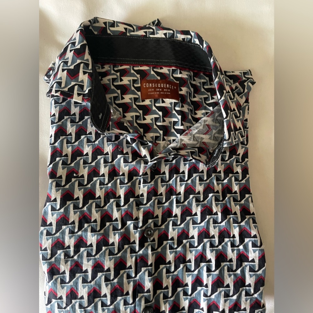 Men’s consequence button down shirt size M